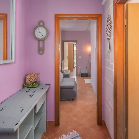 Nice Home In Buje With Wifi *