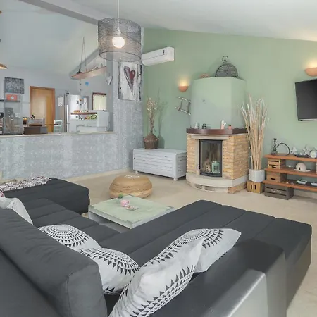 Nice Home In Buje With Wifi Holiday home *