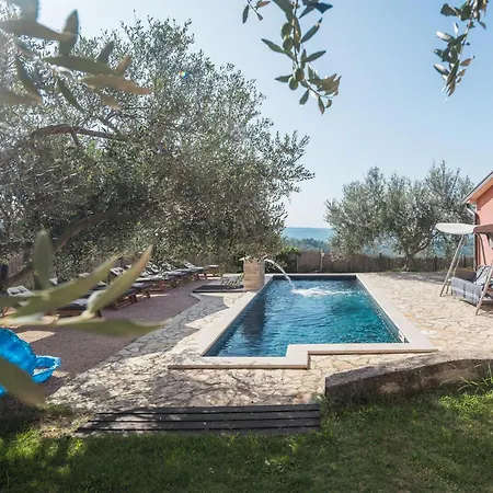 Nice Home In Buje With Wifi Holiday home *