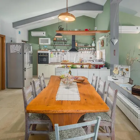 Nice Home In Buje With Wifi Buje
